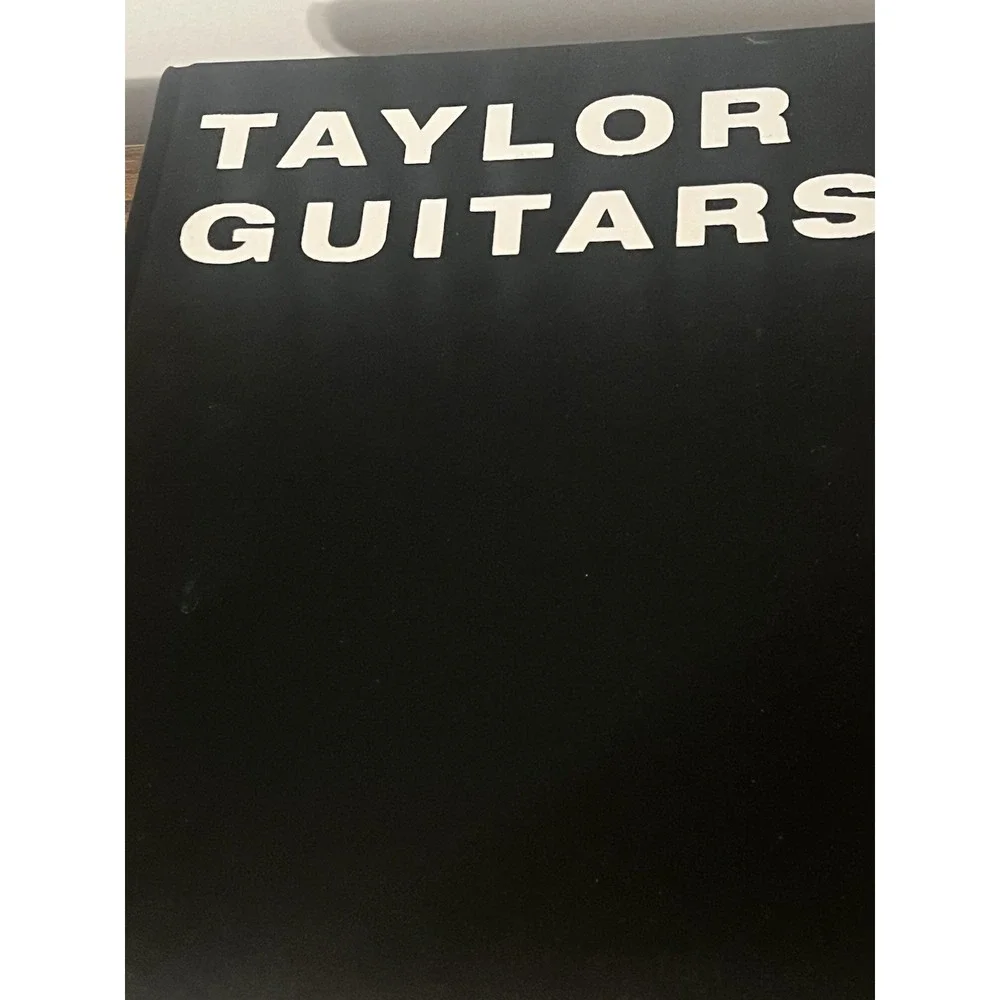 Taylor Guitars 30 Years‎ of a New American Classic Hardcover – Slight Bend